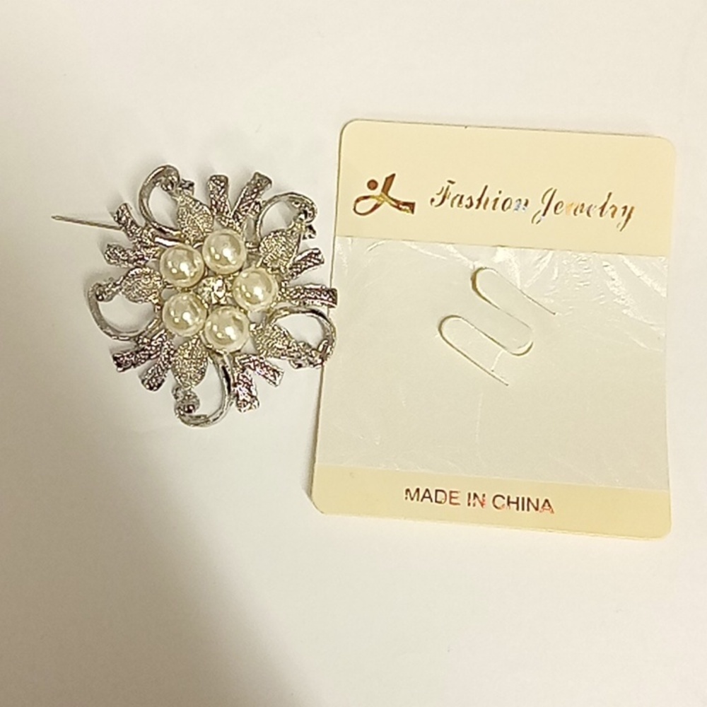 Jewelry - Picture 3 of 4